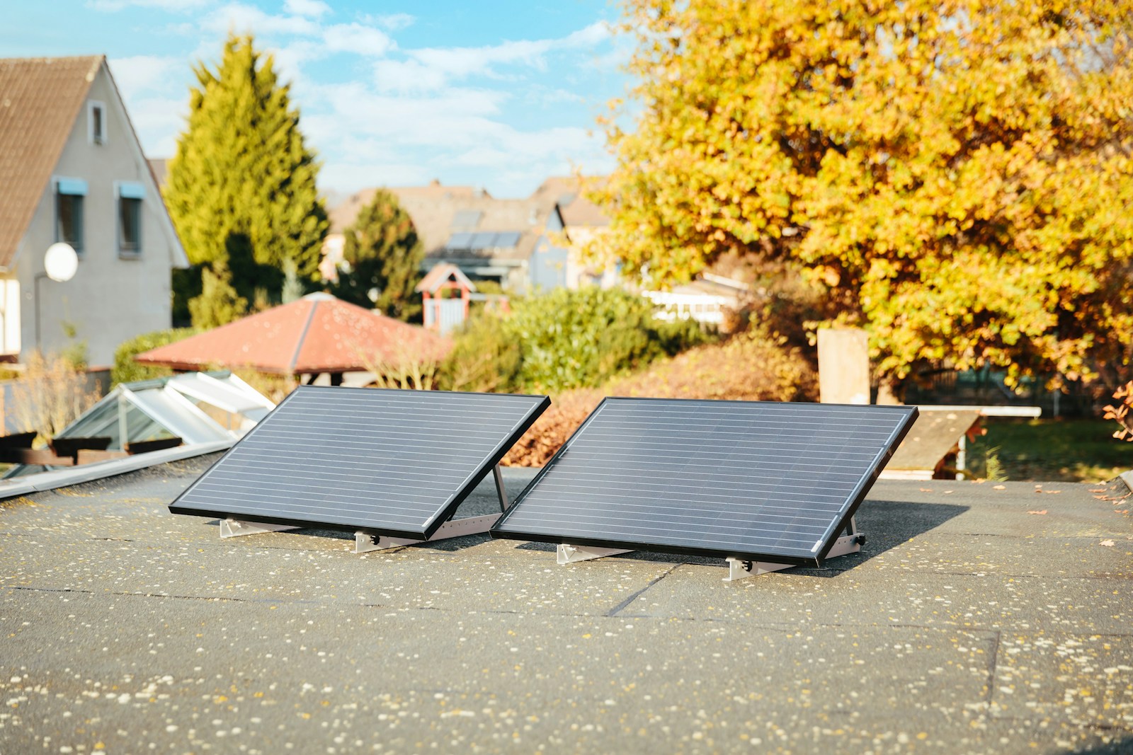 Thuisbatterij koppelen aan zonnepanelen: zo werkt het